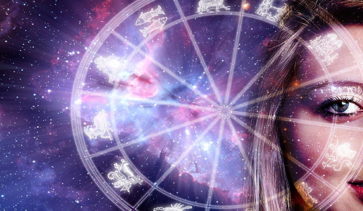 Read more about the article How to Use the Law of Attraction, According to Your Zodiac Sign