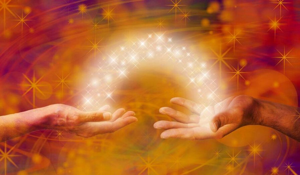 Read more about the article This Is How to Send Distant Healing Energy to Anybody