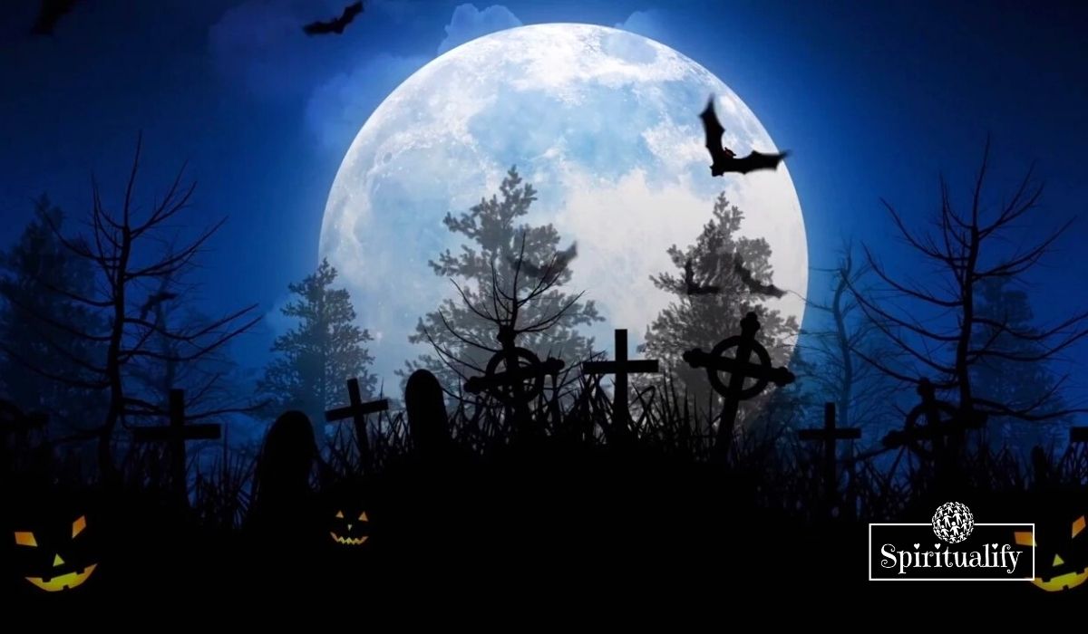 Read more about the article The Halloween Full Blue Moon, October 31 Will Bring Intense Energies
